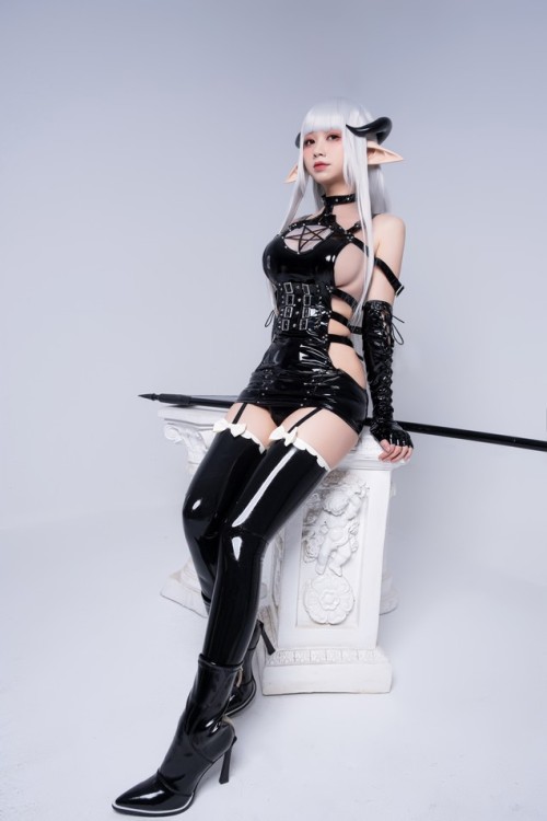 izumi泉桃子 - 死神 预览展示图 2
