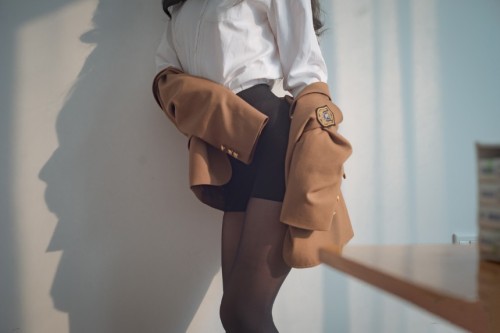 木花琳琳是勇者 - 女子〇生脚コキ48手 预览展示图 3