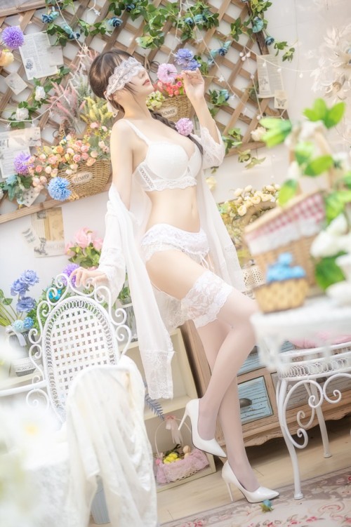 香草喵露露 - 白色花房 预览展示图 5