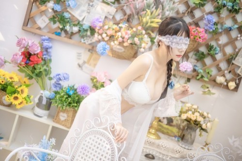 香草喵露露 - 白色花房 预览展示图 2