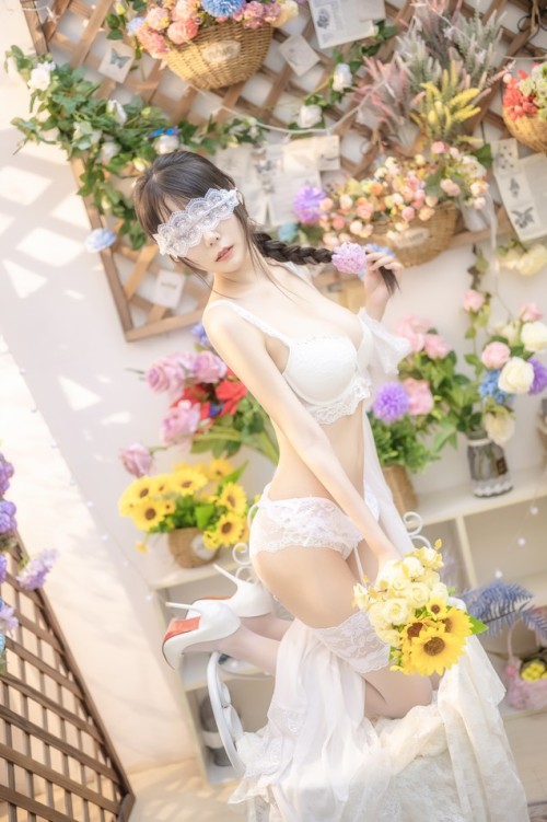 香草喵露露 - 白色花房 预览展示图 4