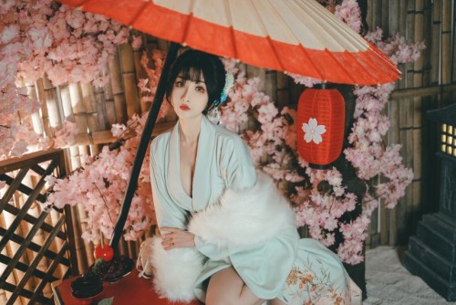 rioko凉凉子 - 《年上の韵》温泉视频(真爱版) 预览展示图 1