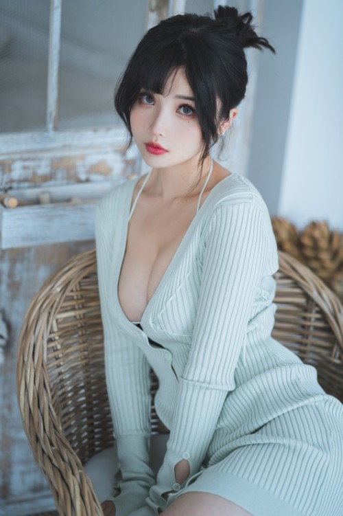 rioko凉凉子 - 毛衣 预览展示图 2