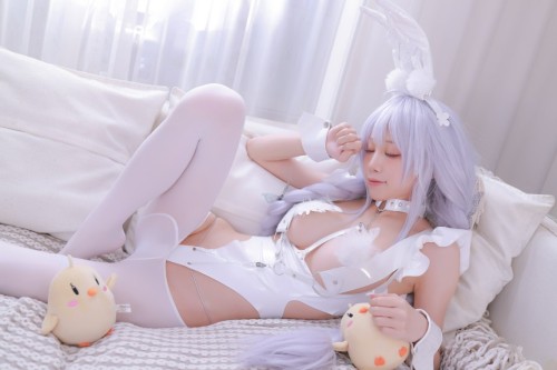 水淼Aqua - 恶毒 懒懒的白兔 预览展示图 2