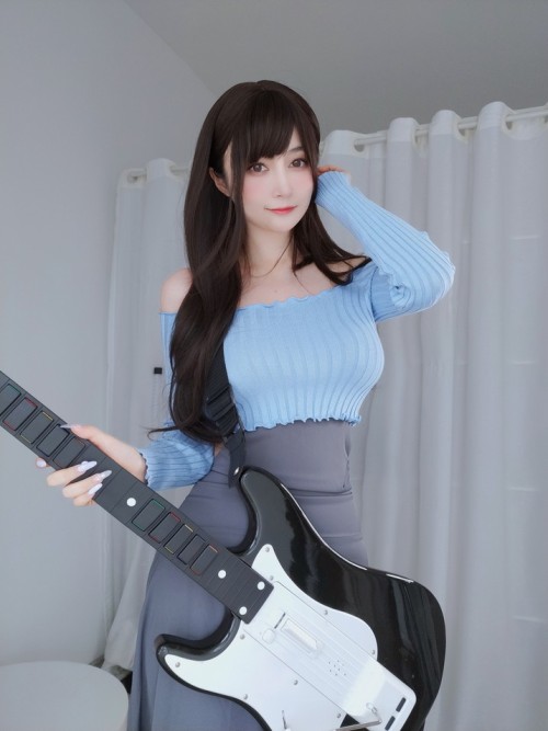 白银81 - 吉他妹妹 预览展示图 2