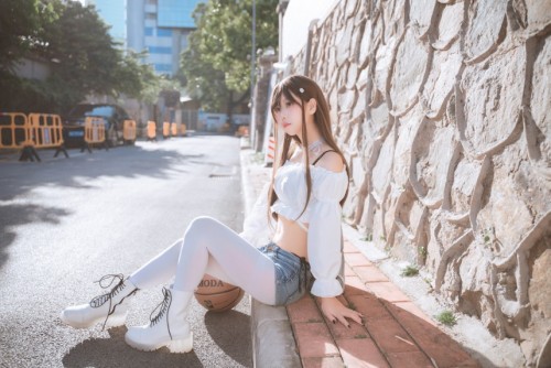萌芽儿 - 邻家小恶魔 预览展示图 1