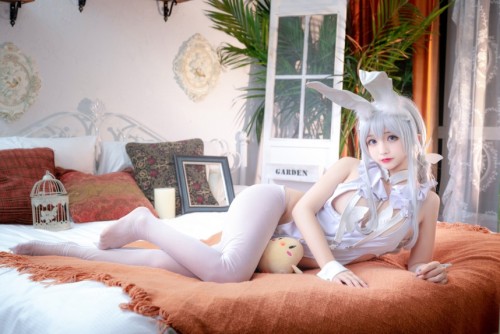 日奈娇 - 恶毒 懒懒的白兔 预览展示图 2