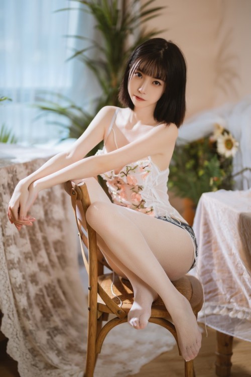 许岚LAN - 纯欲牛仔短裤 预览展示图 2