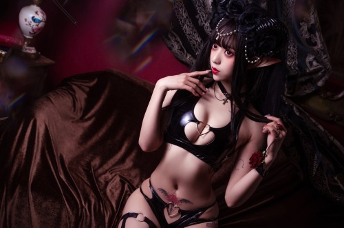 舞小喵：Cos写真作品集