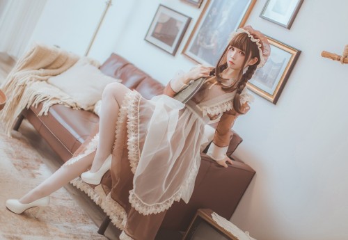 Coser衣衣 - 透明女仆 预览展示图 1
