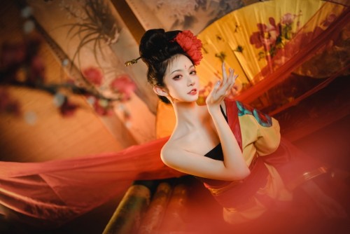 沧霁桔梗:2020年CJCosplay封面大赛最佳个人铜奖