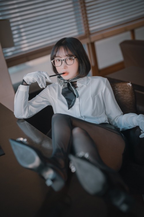 Ye-Eun (손예은) – 更新2套写真作品集 预览展示图 1