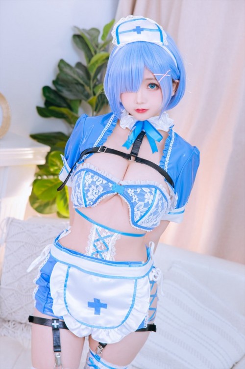 日奈娇 - 蕾姆蓝色护士 预览展示图 2