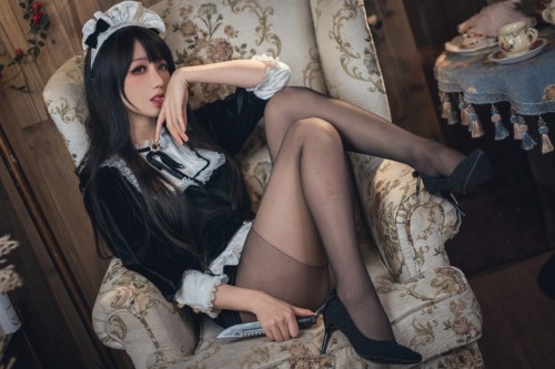 姬灵 - 5月舰长 黑丝女仆 预览展示图 1