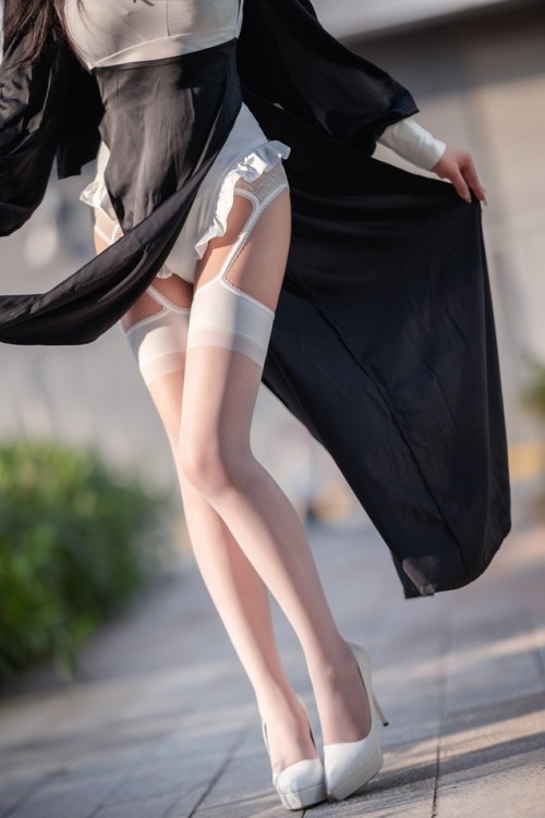 抱走莫子A - 生日特辑 修女 预览展示图 3