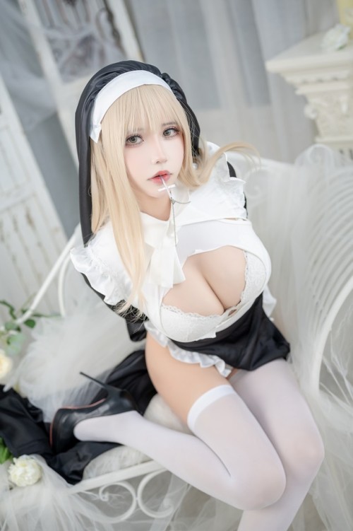 抱走莫子A - 生日特辑 修女 预览展示图 2