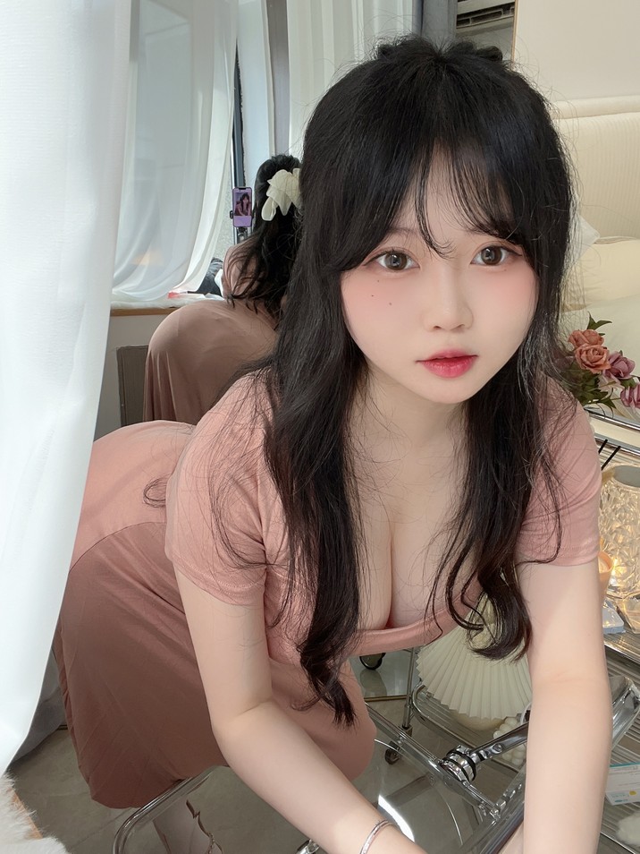 是依酱呀 – 人妻 [31P4V-197MB]