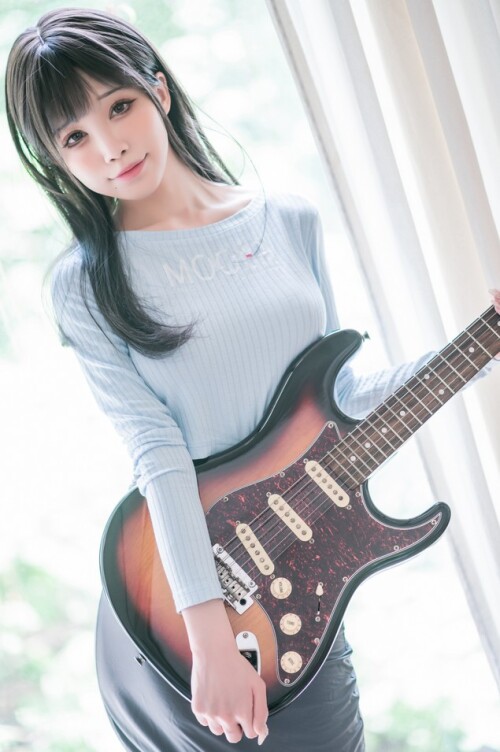水淼aqua - 吉他妹妹 预览展示图 2