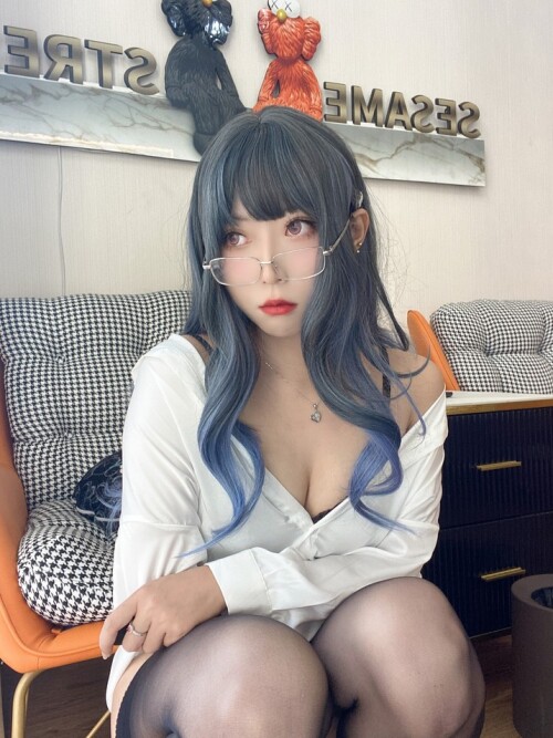 Money冷冷 – 白衬衫+辉夜姬OL制服 预览展示图 3