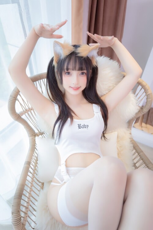 神楽坂真冬 - 机能天使 预览展示图 1