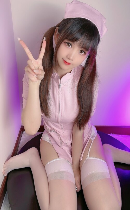 miko酱ww - 护士姐姐 预览展示图 3