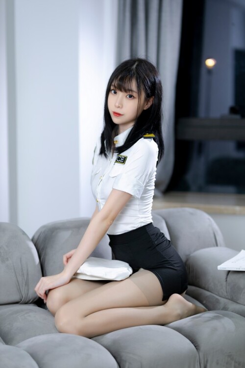 许岚LAN - 灰丝制服 预览展示图 3