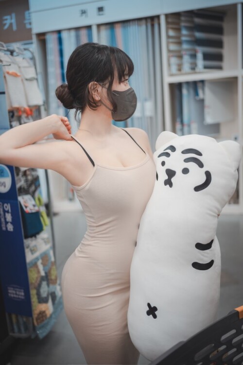 ZziZzi:超高的颜值完美的身材 预览展示图 5