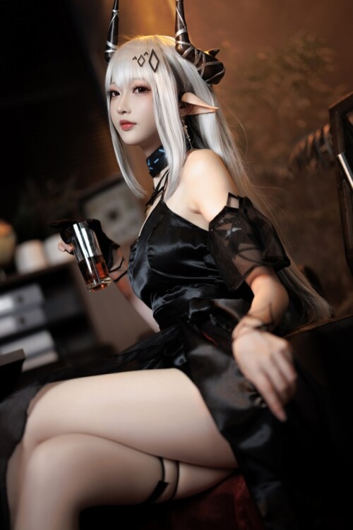 南宫 - 明日方舟 泥岩礼服 预览展示图 4