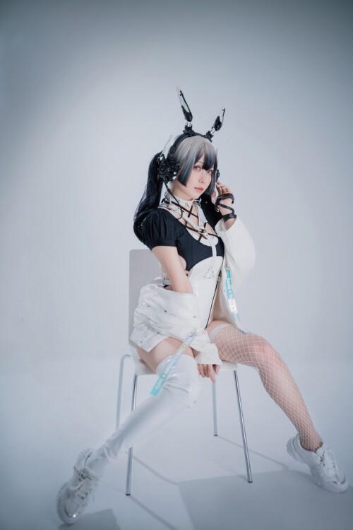 ElyEE子 - 2022.June-T4 (4套+视频) 预览展示图 3
