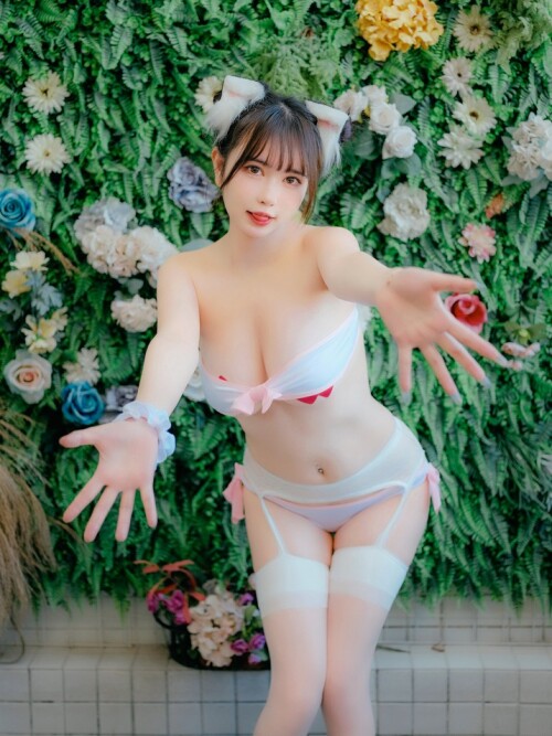 Tina很妖孽呀 - 粉色吊带袜猫女友 预览展示图 3