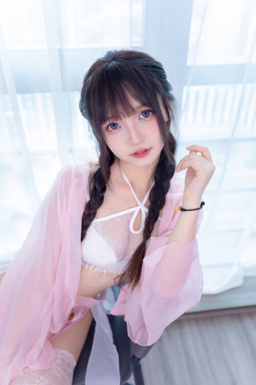 神楽坂真冬 - 桃花潭水 预览展示图 3