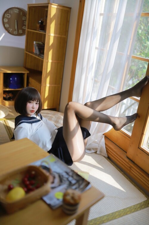 Tina很妖孽呀 - 捆绑jk 预览展示图 5