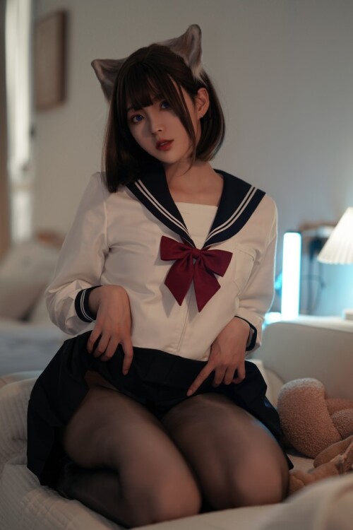Natsuko夏夏子 - 大尾巴猫 预览展示图 3