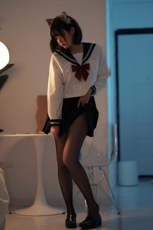 Natsuko夏夏子 - 大尾巴猫 预览展示图 4