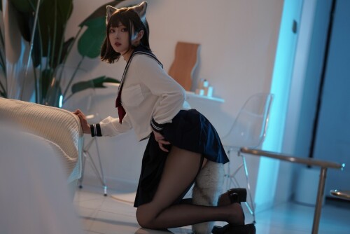 Natsuko夏夏子 - 大尾巴猫 预览展示图 2