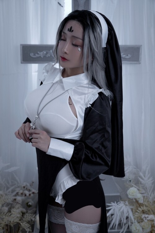洛璃 LoLiSAMA - 修女 预览展示图 2