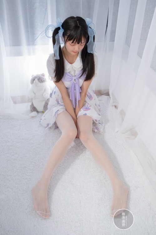 稚乖画册 - 夜夜Lolita 预览展示图 3