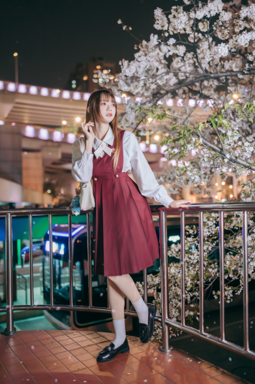兔子Zzz不吃胡萝卜 – 居家少女&邂逅樱花雨 2 套 预览展示图 2