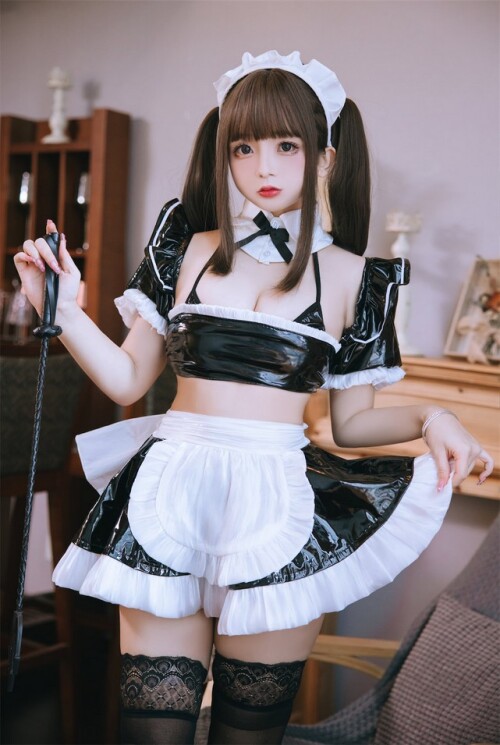 日奈娇 - 皮质女仆 预览展示图 2