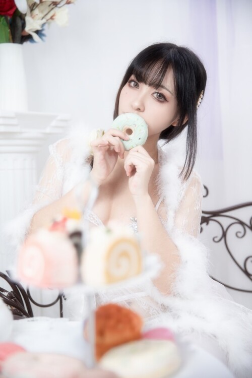 洛璃 LoLiSAMA - 蛋糕 预览展示图 1