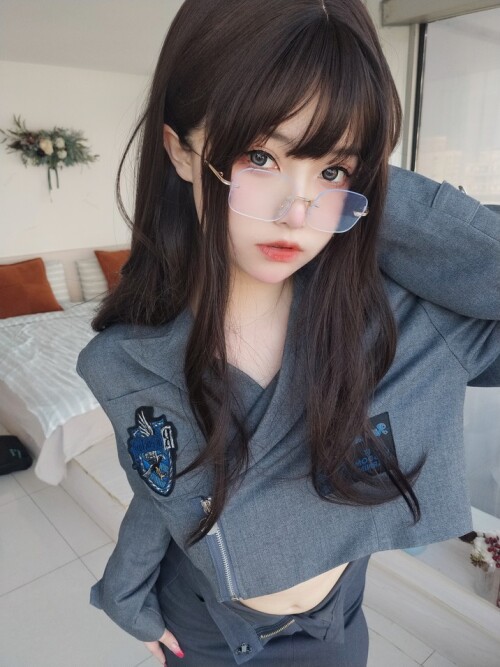 女主K - 沉默的学姐 预览展示图 2