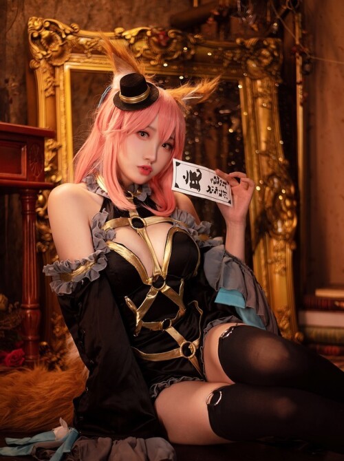 瓜希酱 - 玉藻前 漆黑魔术服 预览展示图 1