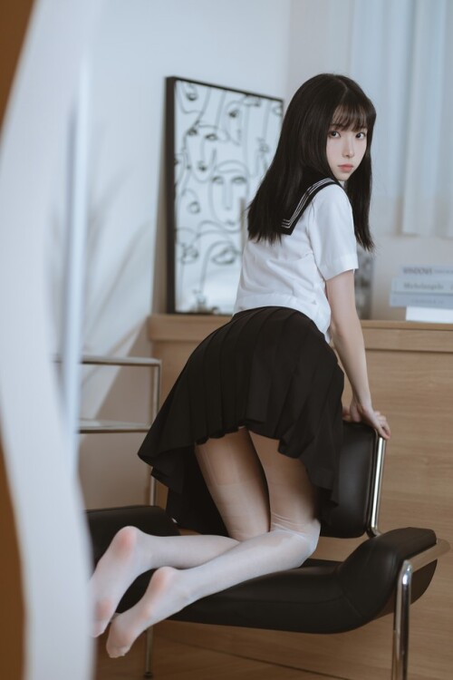 许岚LAN - 白丝水手服 预览展示图 2