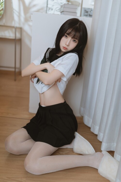 许岚LAN - 白丝水手服 预览展示图 3