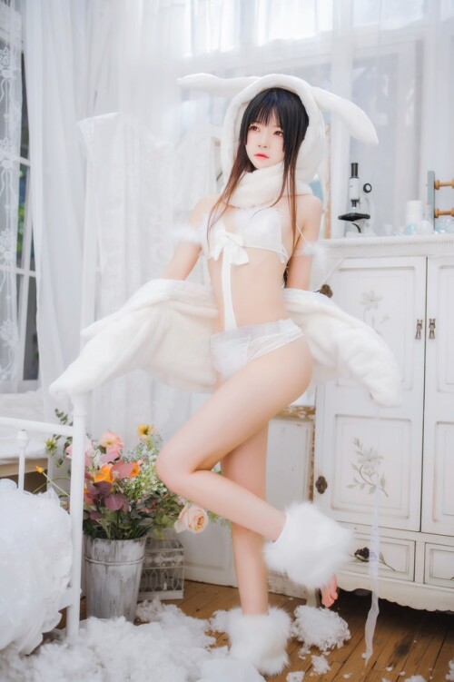 桜桃喵 - 小白兔 预览展示图 4