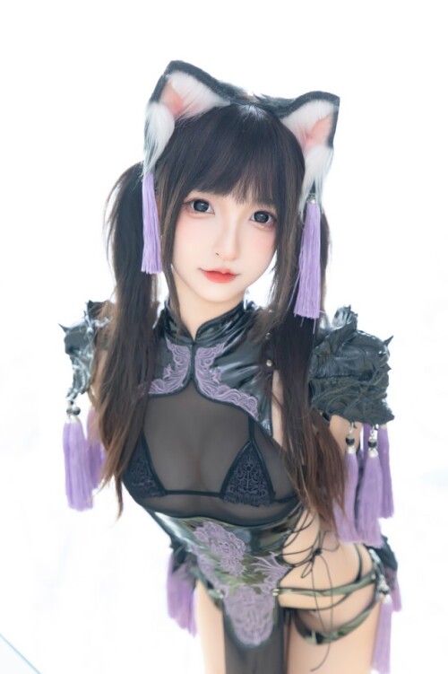 神楽坂真冬 - 旗袍猫女 预览展示图 1