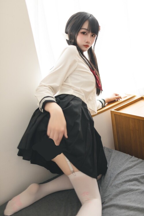 嗷呜酱 - 水手服限定 预览展示图 4