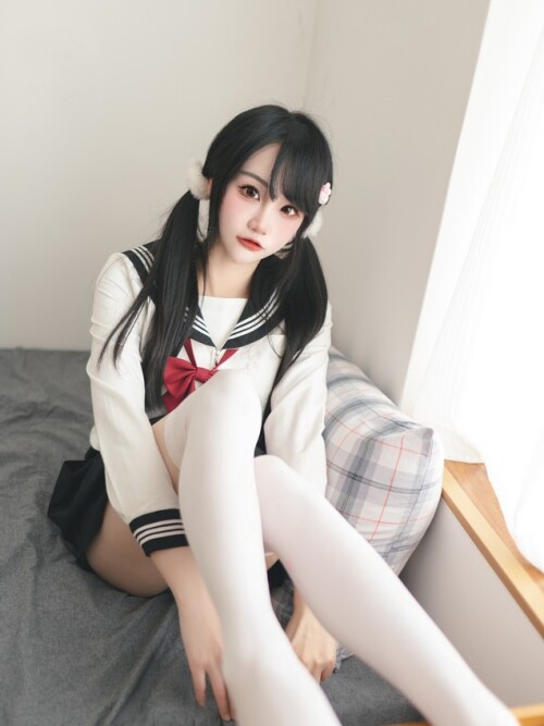嗷呜酱 - 水手服限定 预览展示图 1