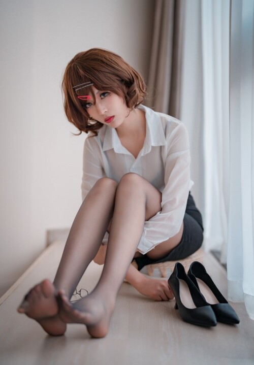 轩萧学姐 - 円香ol+竞泳 预览展示图 1
