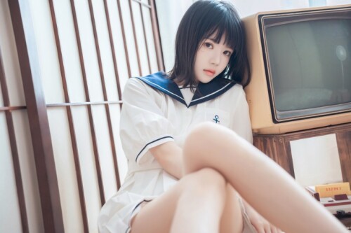 桜桃喵 - 盛夏制服 预览展示图 3